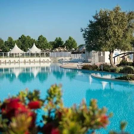 Camping La Carabasse. Siblu Vias